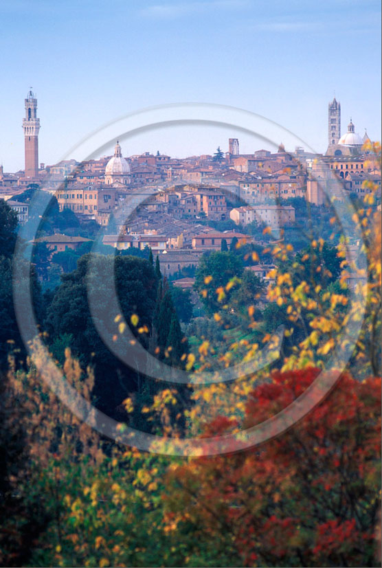 1988 - View of Siena town in autumn.