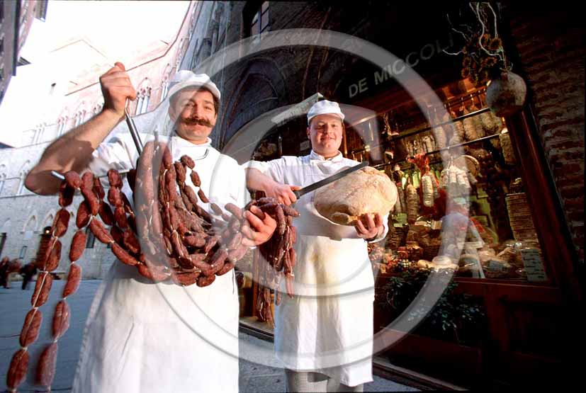 2001 - traditional food of tipycal grouchery.