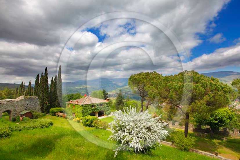 2011 - View of house in Castel of Romena in Casentino valley.