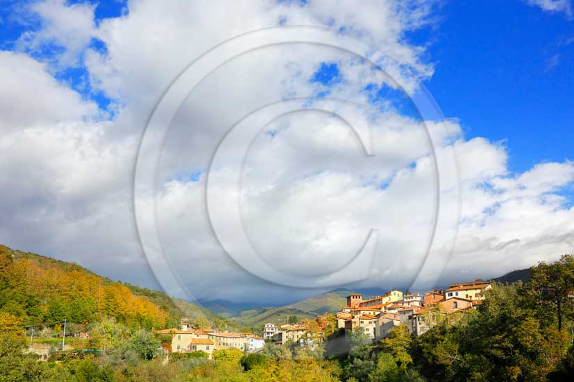 2012 - View of the village of Loro Ciuffenna village on autumn.