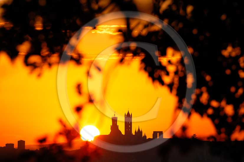 2013 - View on sunrise of the skyline of Siena town and the main square Il Campo.