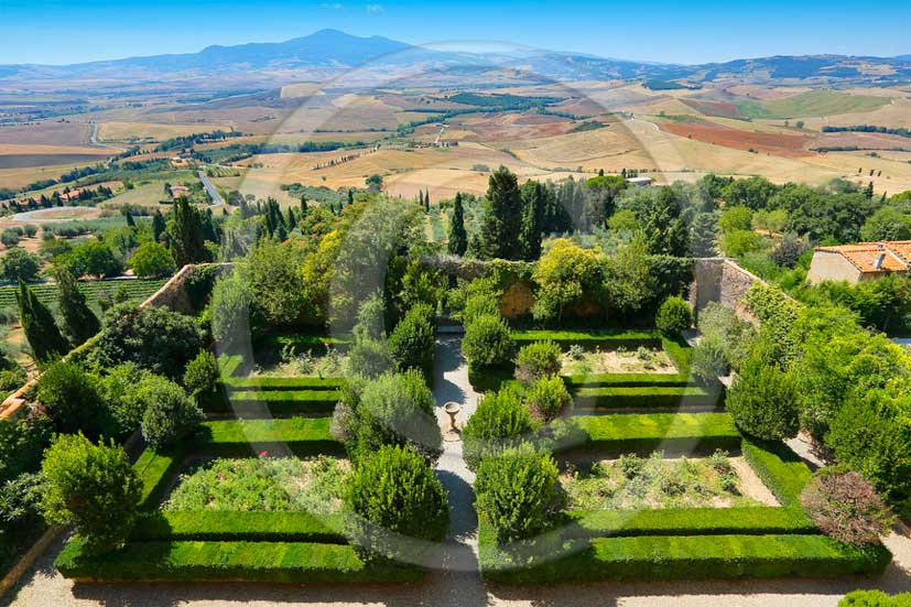 2013 - View of the garden inside the Palazzo Piccolomini in Pienza village in Orcvia valley.