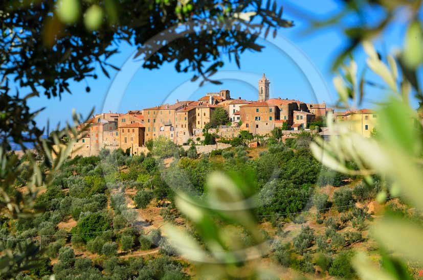 2013 - View on early morning of Castelmuzio village in Orcia valley.