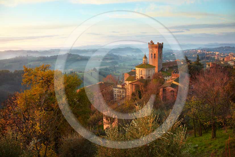   			2009 -  A view of San Miniato village on early morning with fog in winter, Era valley, 18 miles east the Pisa province.  			
  			
  			