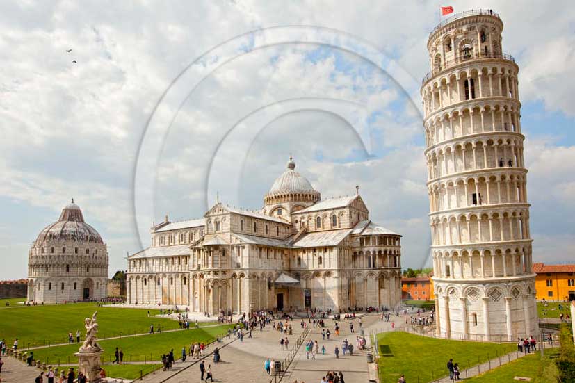 2011 - View of the Pisa's main square 