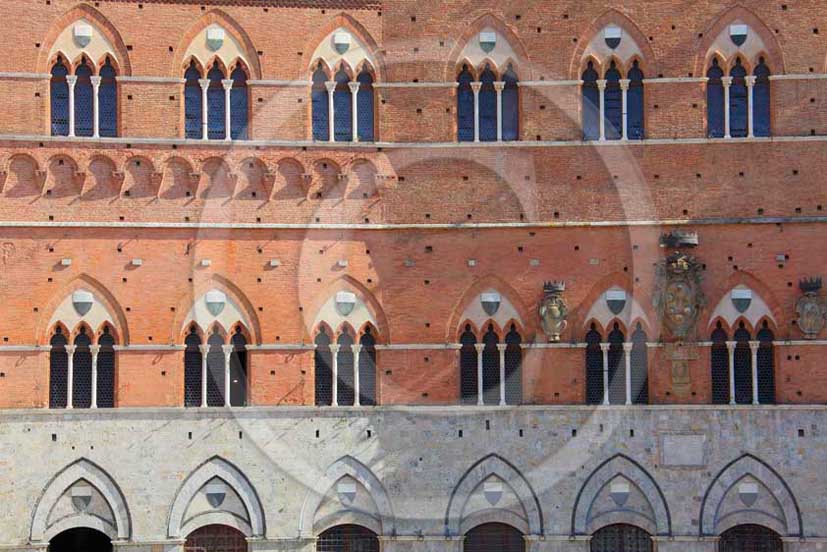 2011 - View of medieval window of the palace of the Siena's Council.